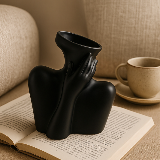 Sculptural Ceramic Vase – A Statement of Calm Elegance