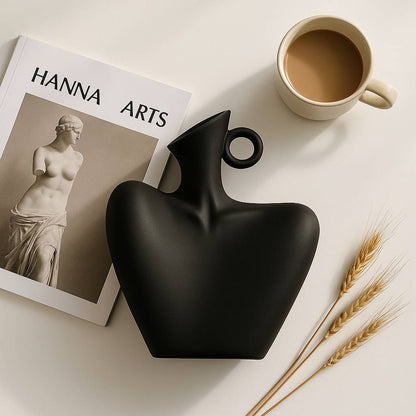 Sculptural Serenity Vase – A Calm Gift for Beautiful Spaces