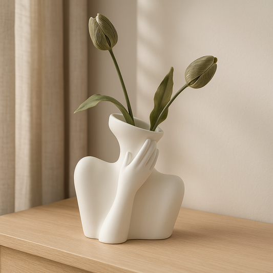 Sculptural Ceramic Vase – A Statement of Calm Elegance